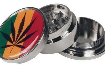 Buddy Grinder 2 – Rasta – With Magnet & Sifter: 3
