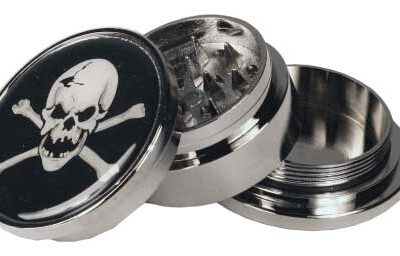 Buddy Grinder 2 – Skull – With Magnet & Sifter: 3