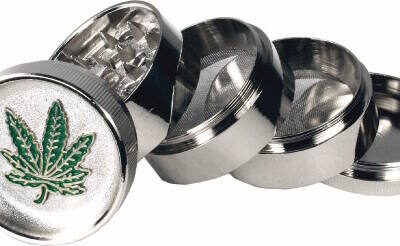Buddy Grinder 3 – Leaf – With Magnet & 2x Sifter: