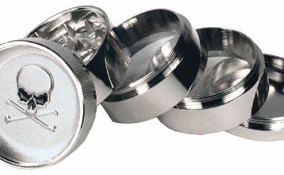 Buddy Grinder 3 – Skull – With Magnet & 2x Sifter: